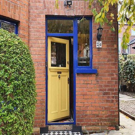 Вилла Pass The Keys Colourful, Quirky Artist-Owned 3 Bed Next To Cafes Белфаст Экстерьер фото
