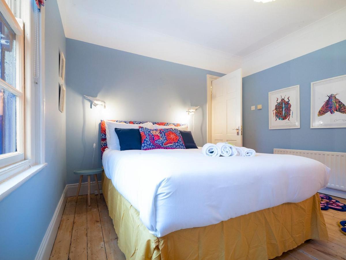 Вилла Pass The Keys Colourful, Quirky Artist-Owned 3 Bed Next To Cafes Белфаст Экстерьер фото