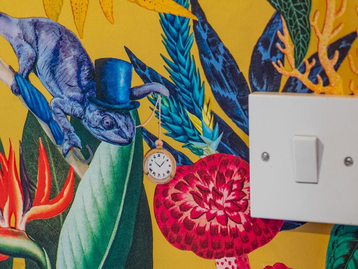 Вилла Pass The Keys Colourful, Quirky Artist-Owned 3 Bed Next To Cafes Белфаст Экстерьер фото