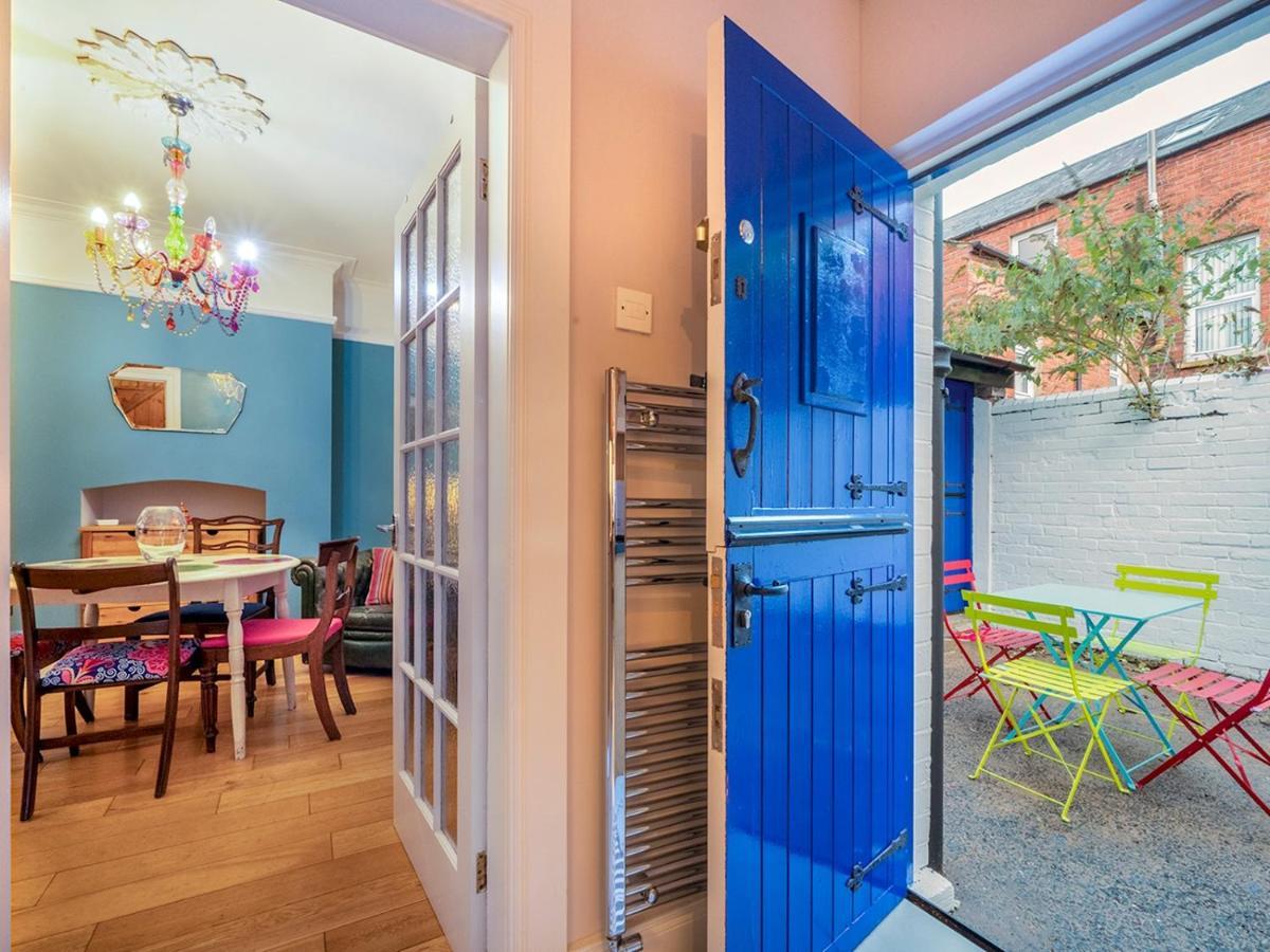 Вилла Pass The Keys Colourful, Quirky Artist-Owned 3 Bed Next To Cafes Белфаст Экстерьер фото