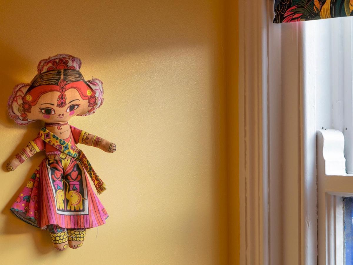 Вилла Pass The Keys Colourful, Quirky Artist-Owned 3 Bed Next To Cafes Белфаст Экстерьер фото
